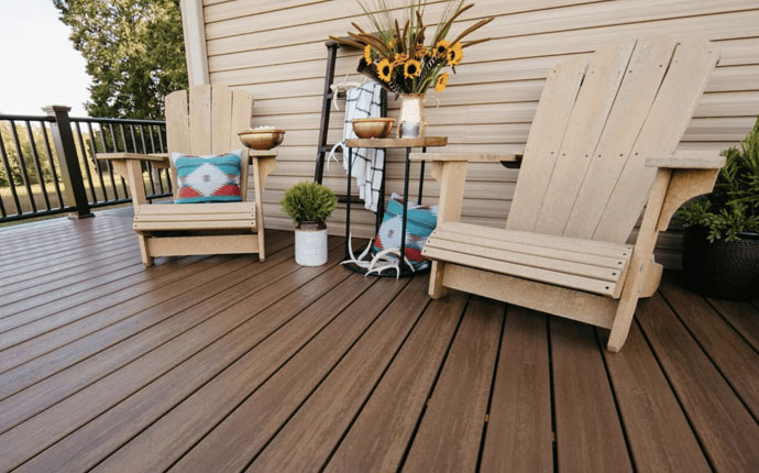 emmons-exterior-renovation-services-deck-img01 Exterior Renovation Services - Decks and Porches