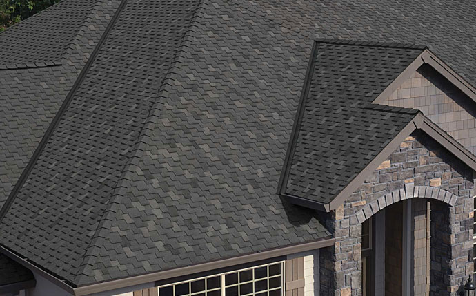 emmons-exterior-renovation-services-roofing-img01 Exterior Renovation Services - Roof Replacement